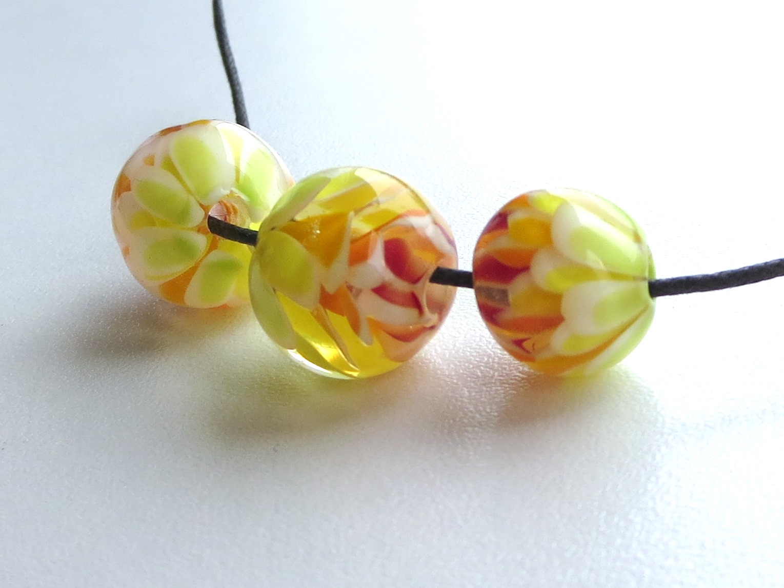 Lotus rood-oranje-geel-groen - Afbeelding 2